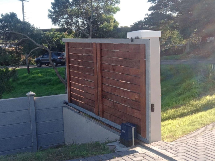 3 Bedroom Property for Sale in Paradise Beach Eastern Cape